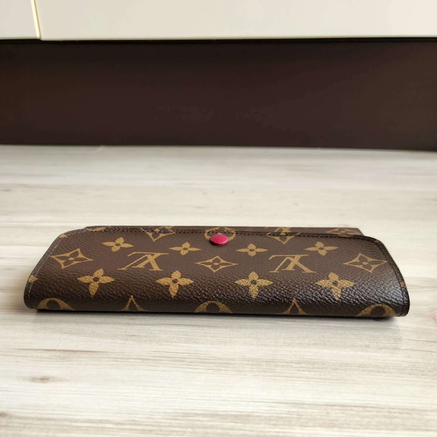 Louis Vuitton Emilie