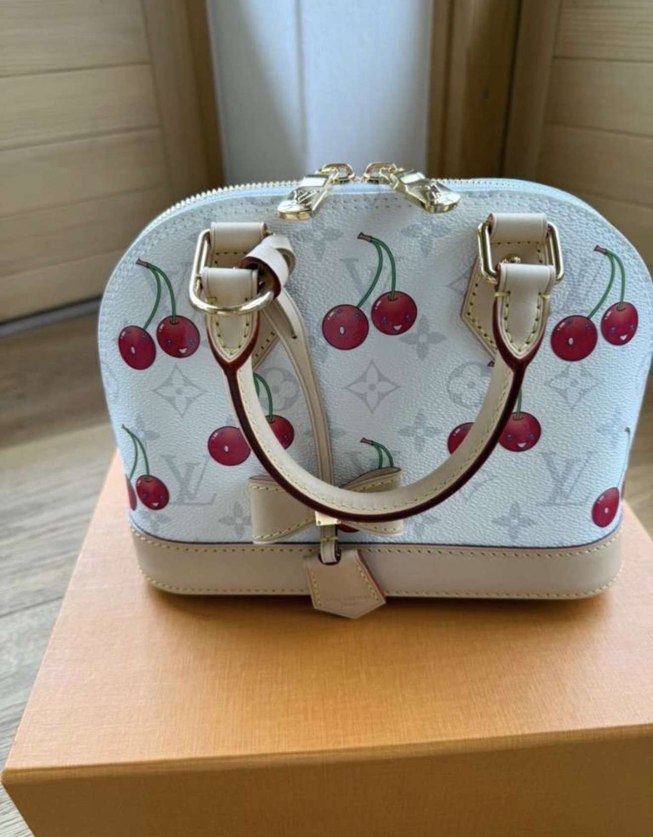 Louis Vuitton Alma Murakami