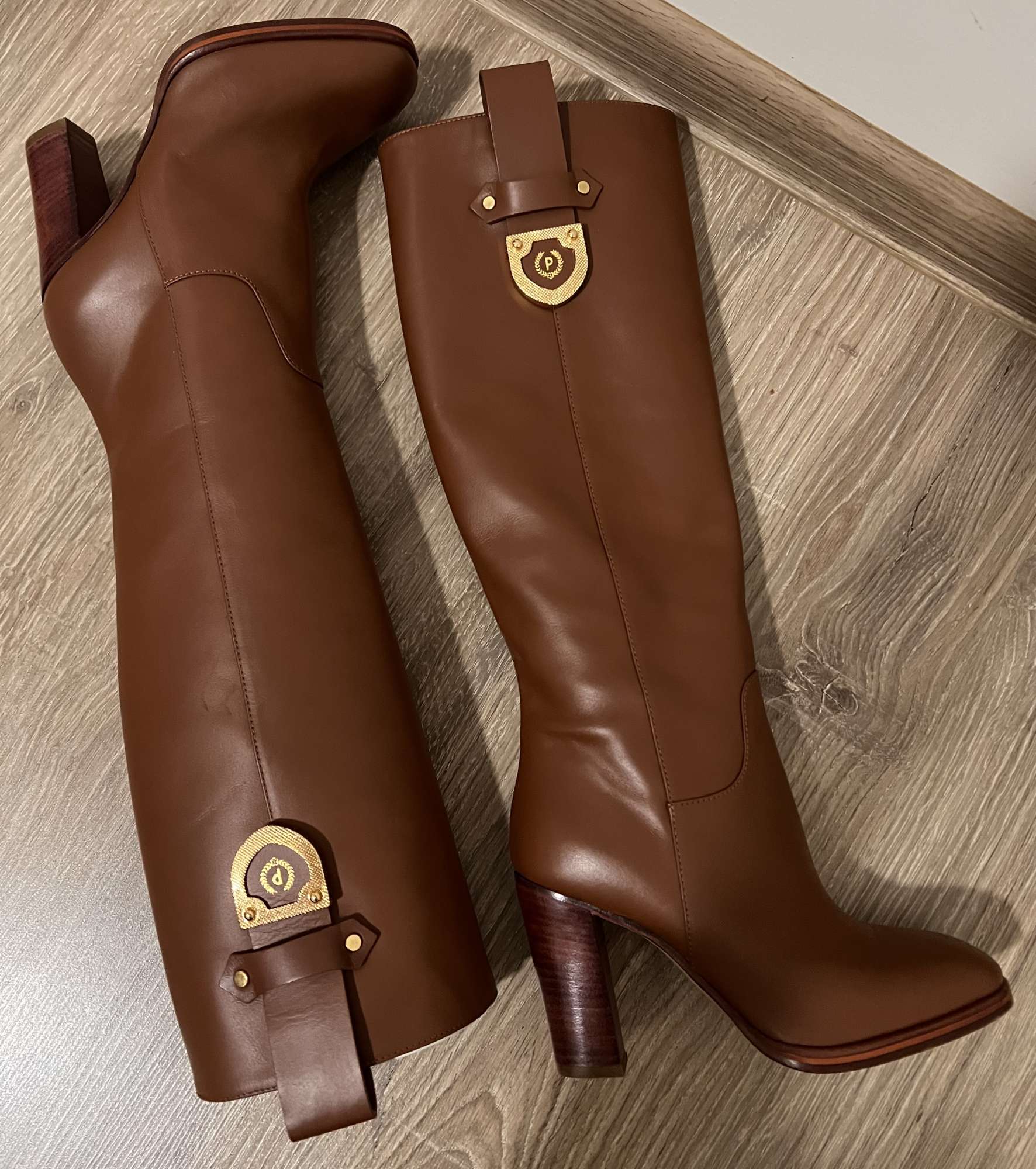 Kožené čižmy Pollini 36