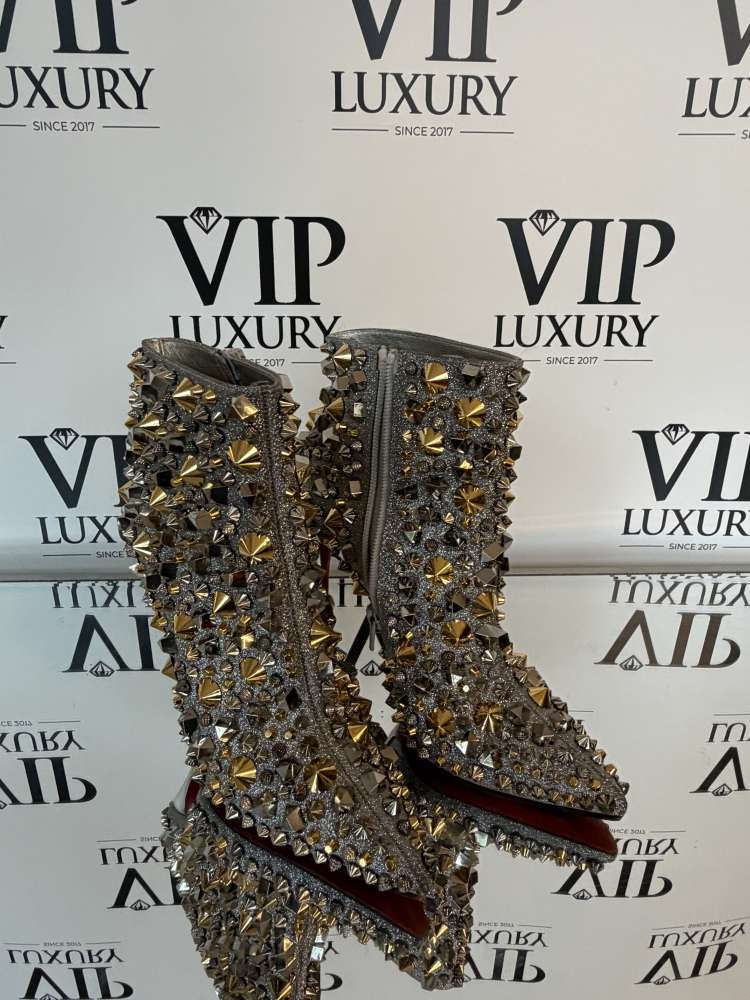 Christian Louboutin čižmy