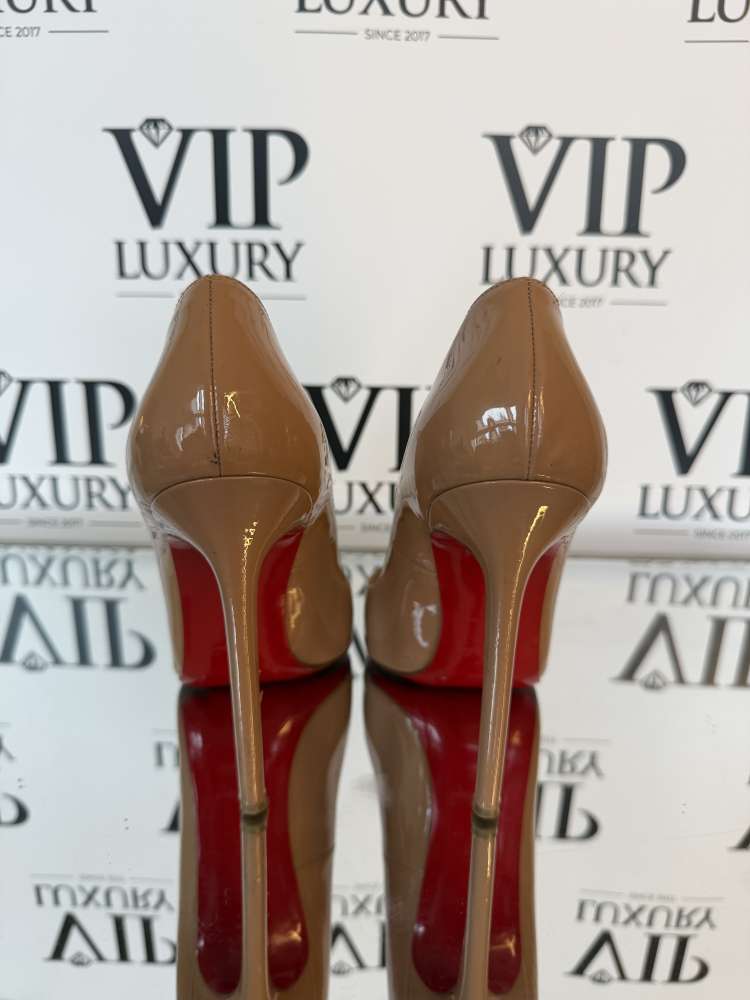 Christian Louboutin lodičky