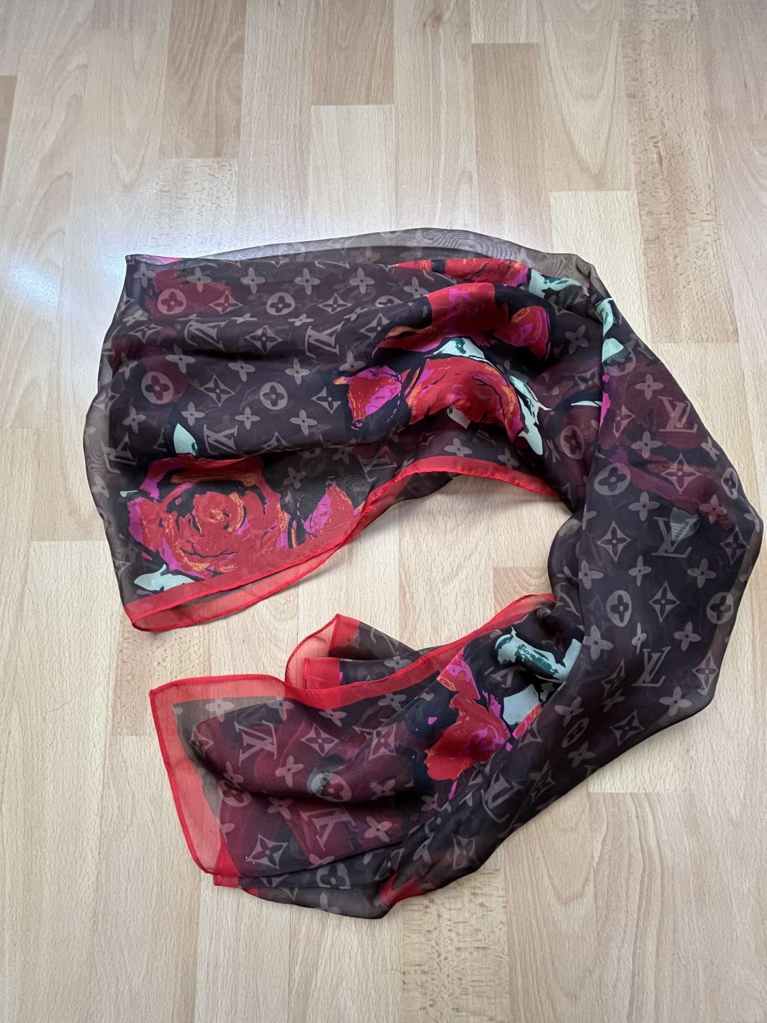 Šátek Louis Vuitton Roses