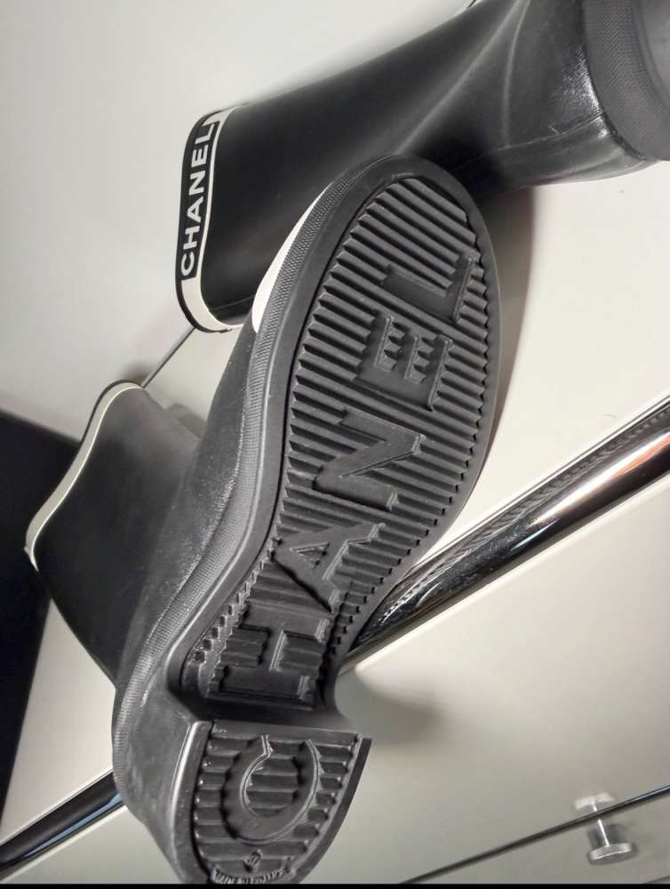 Chanel gumáky