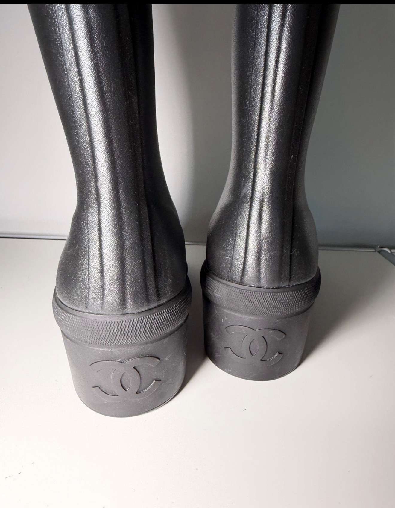 Chanel gumáky