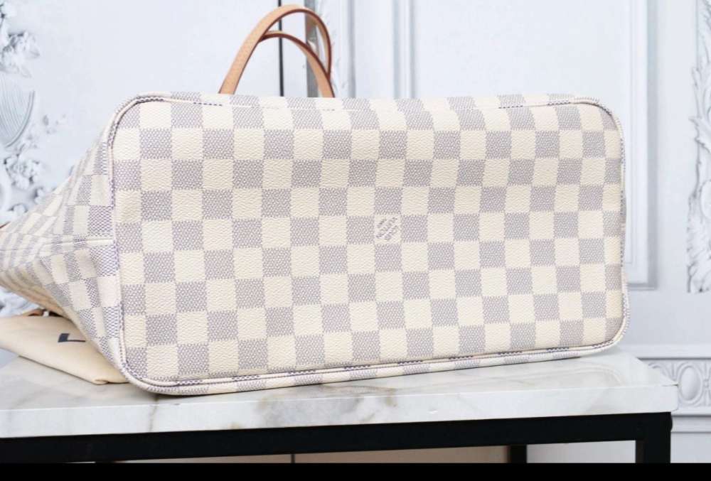 Louis Vuitton Neverfull Mm