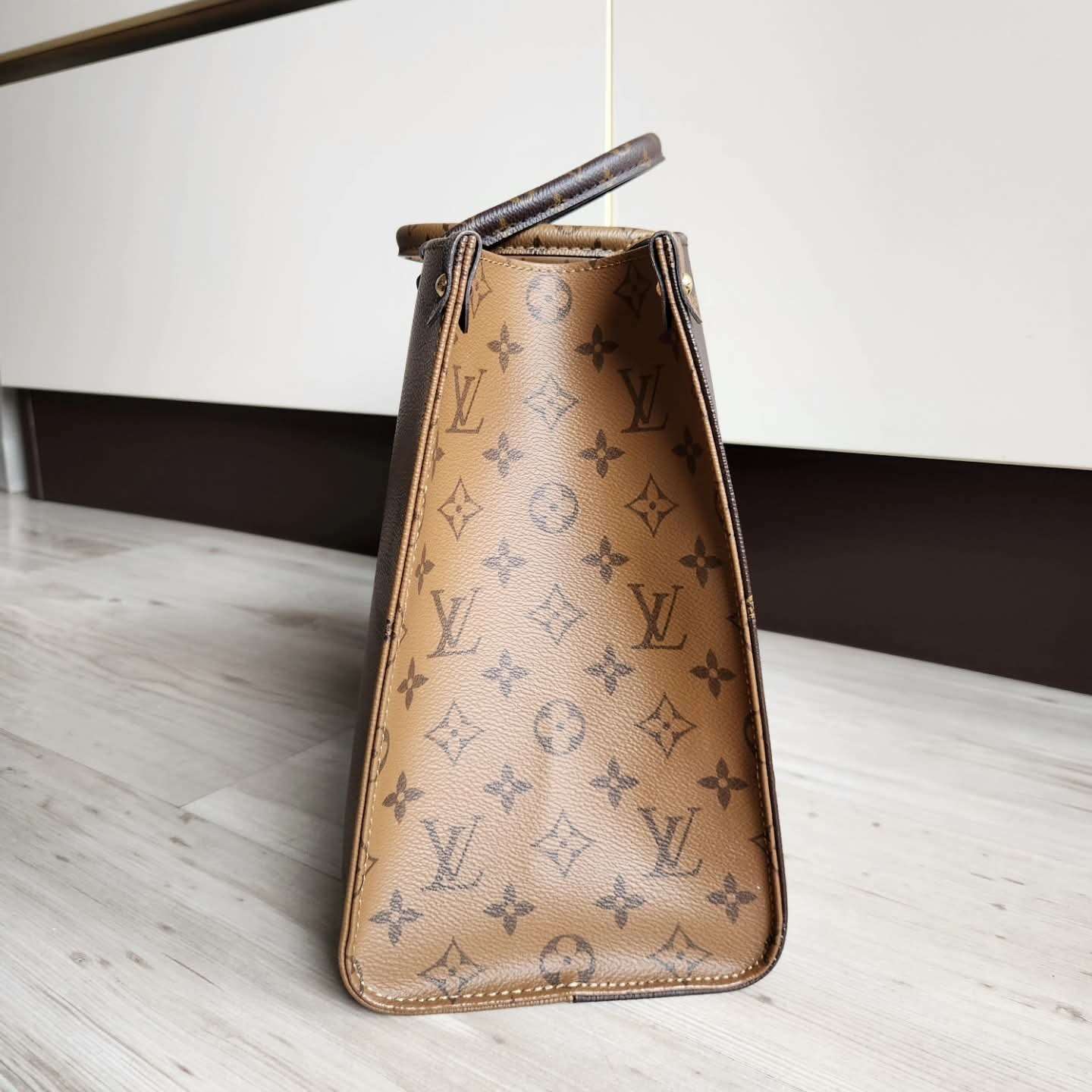 Louis Vuitton OnTheGo MM
