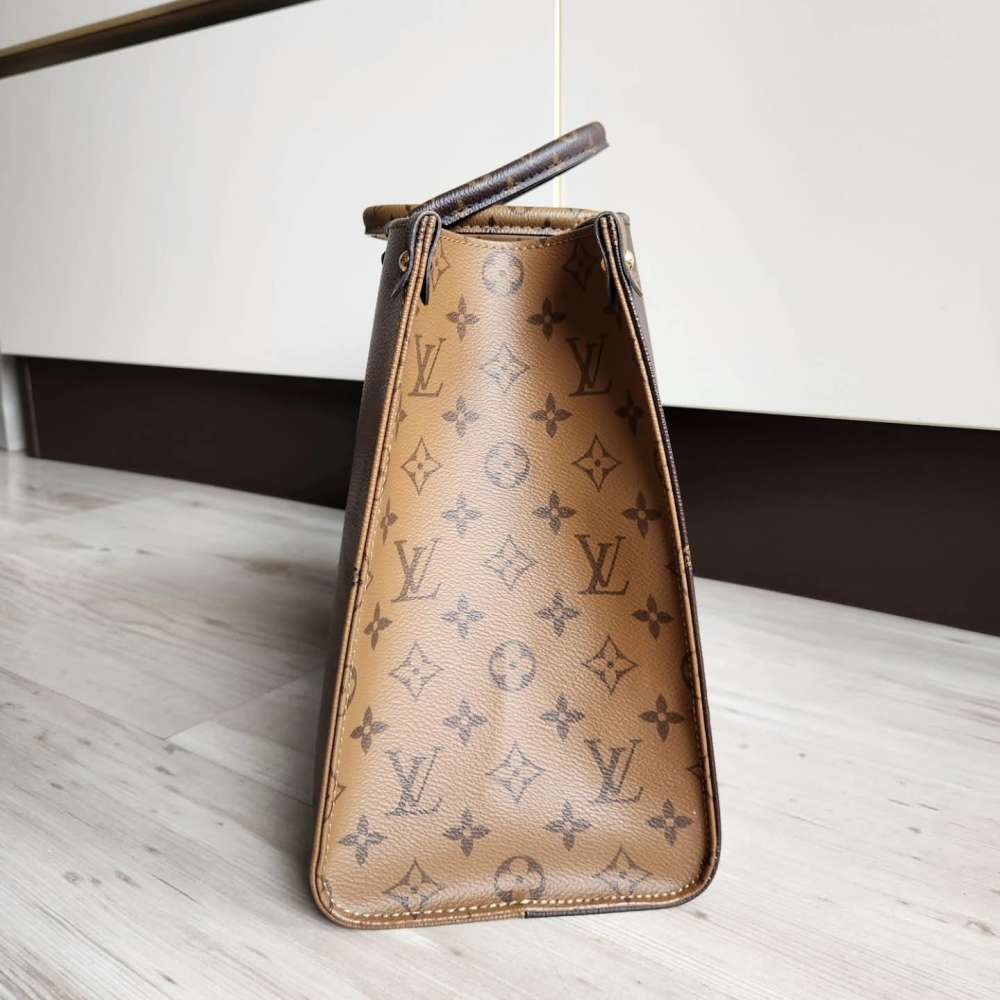 Louis Vuitton OnTheGo MM