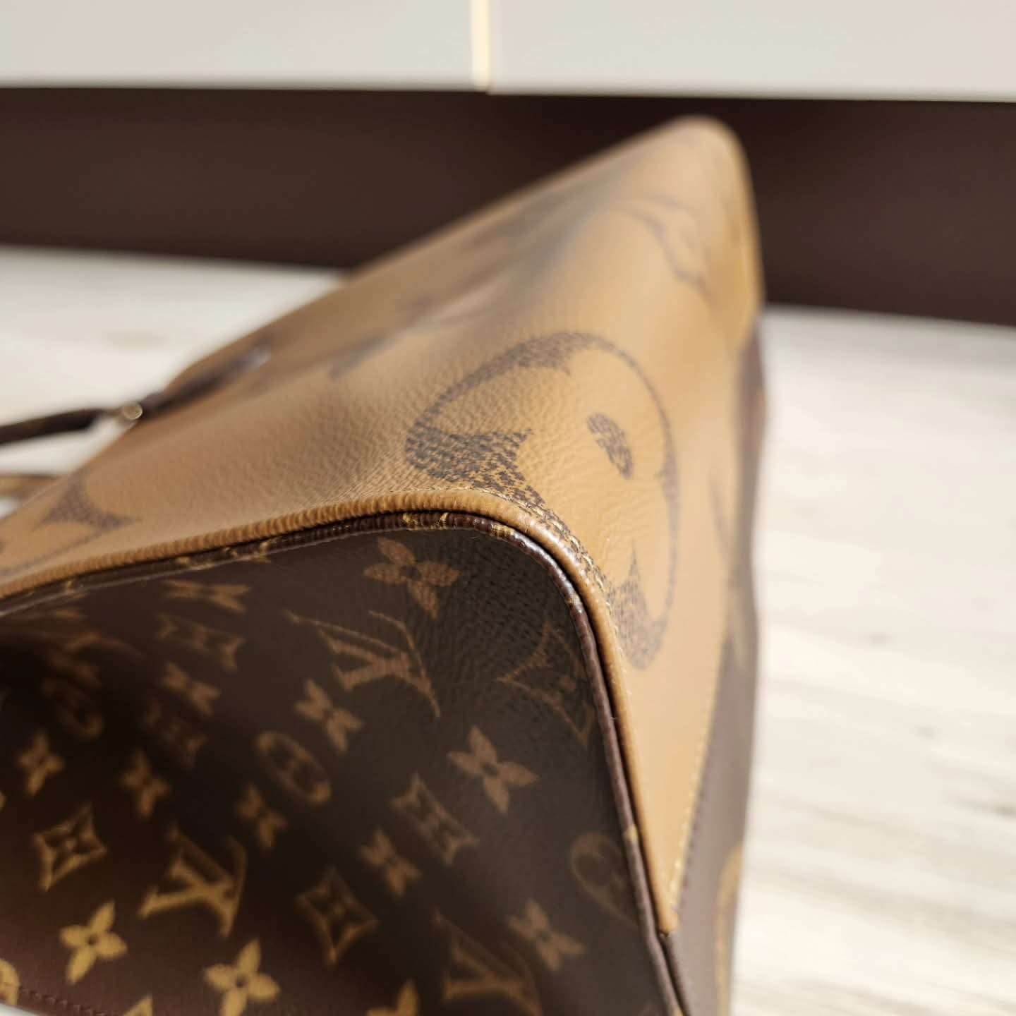 Louis Vuitton OnTheGo MM