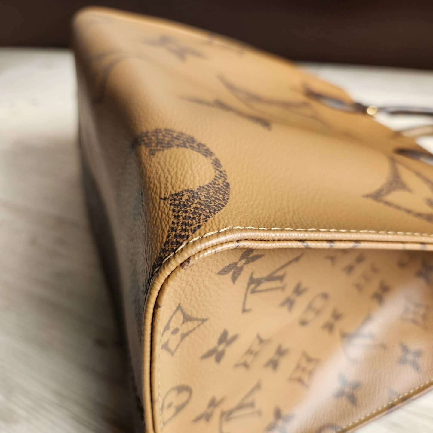 Louis Vuitton OnTheGo MM