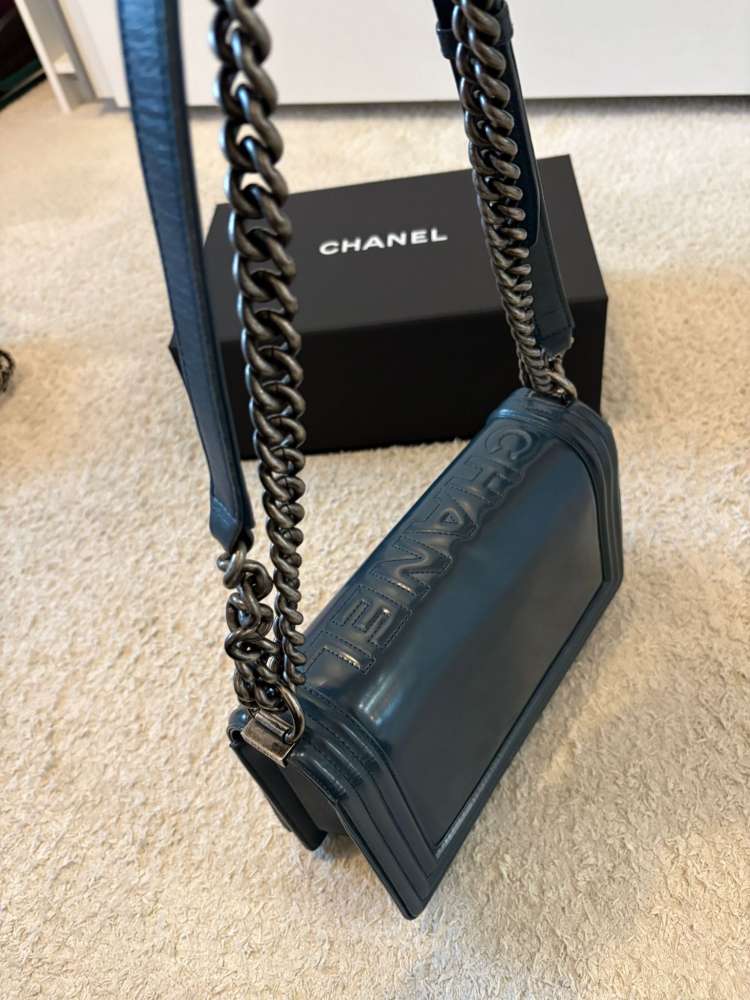 Chanel boy kabelka