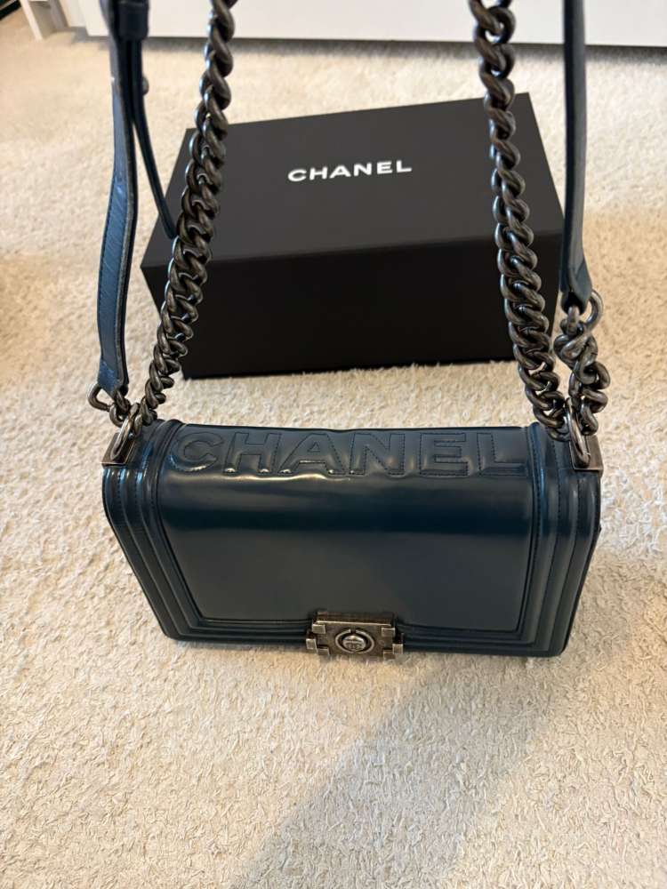 Chanel boy kabelka