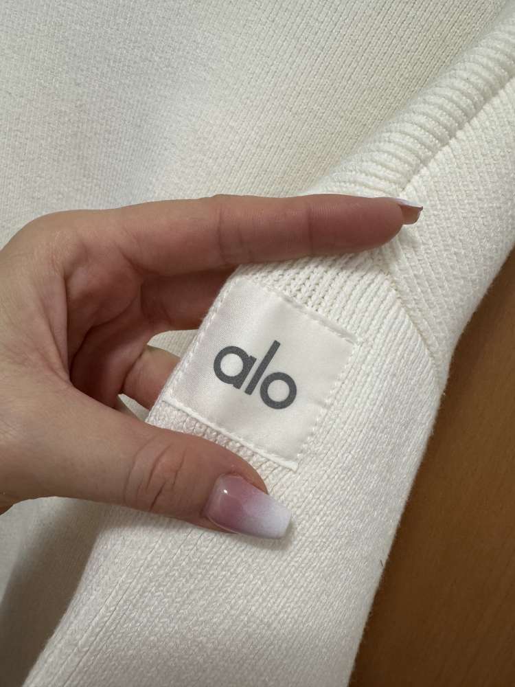 Alo Yoga Pansky Sveter