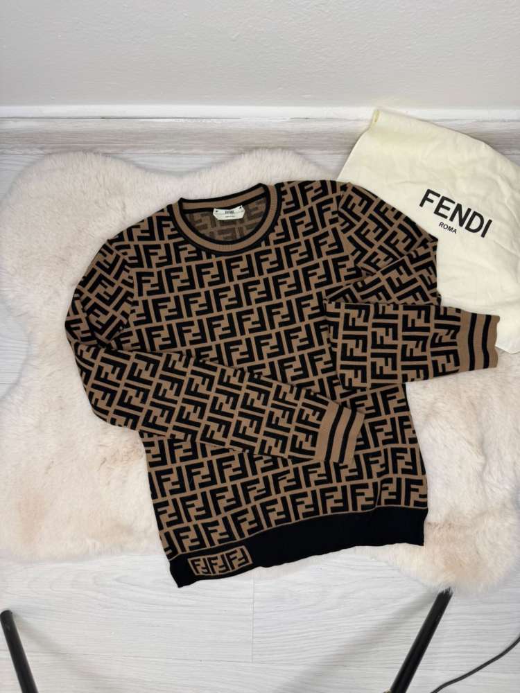 Fendi sveter