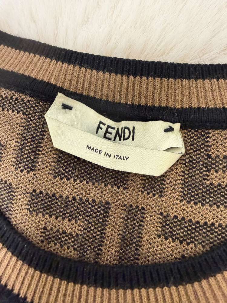 Fendi sveter