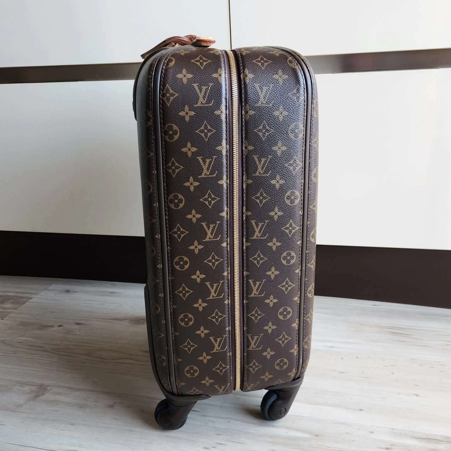 Louis Vuitton Zephyr 55