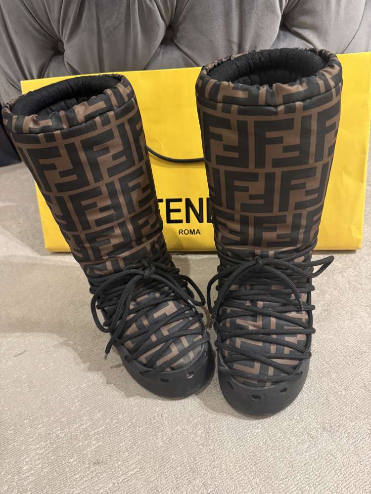 Fendi snehule