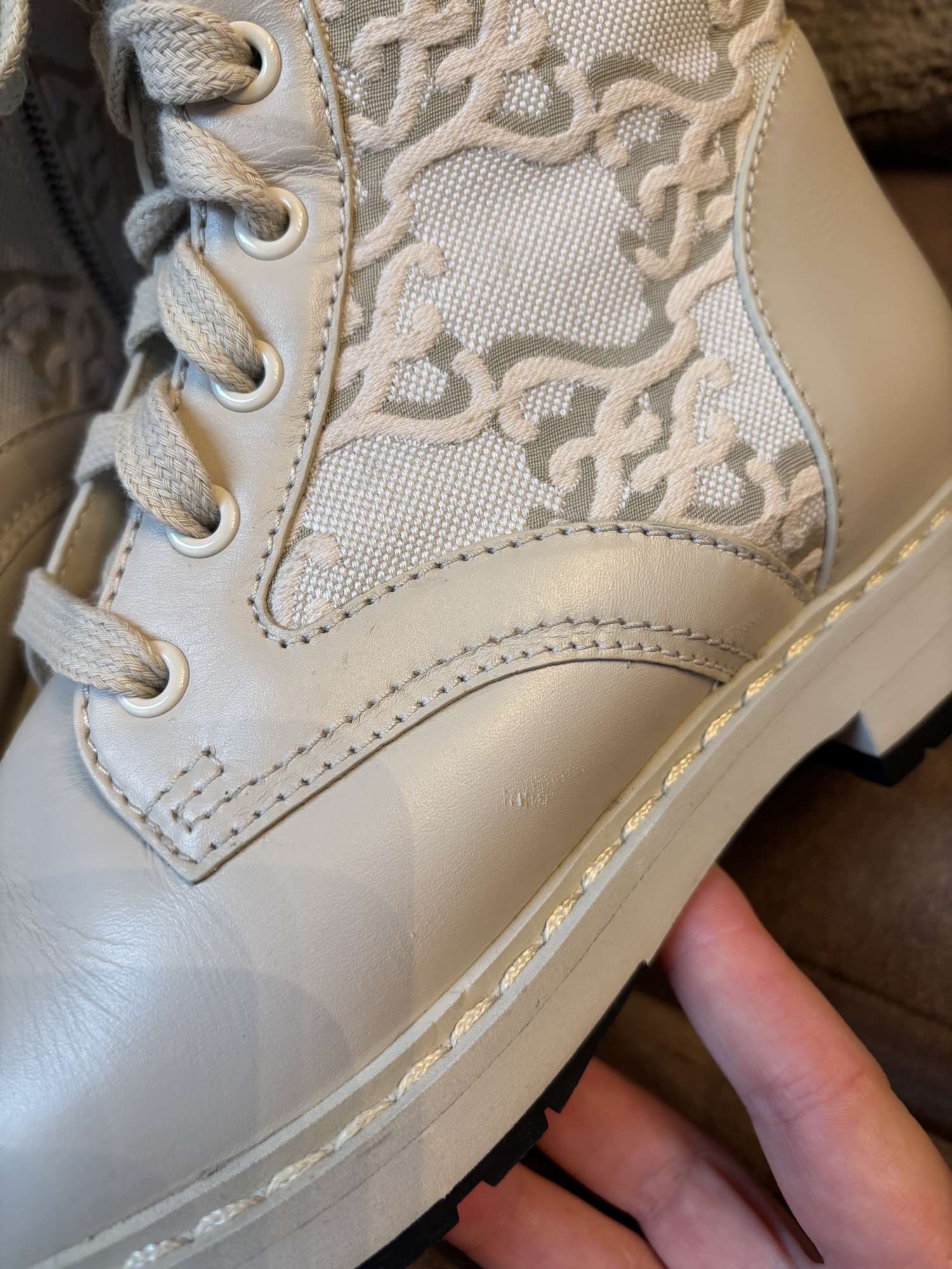 Fendi Calligraphy damske cizmy