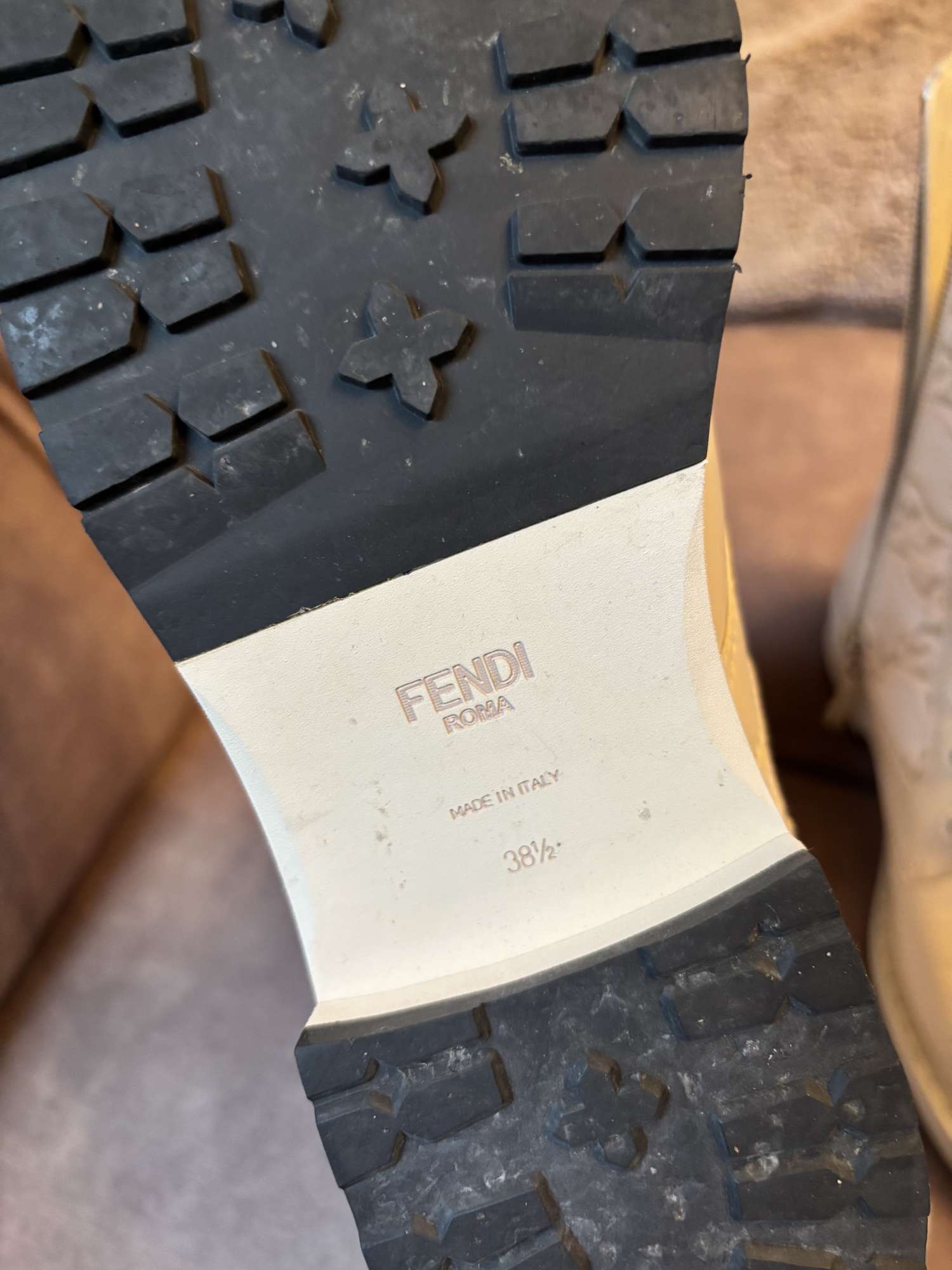 Fendi Calligraphy damske cizmy