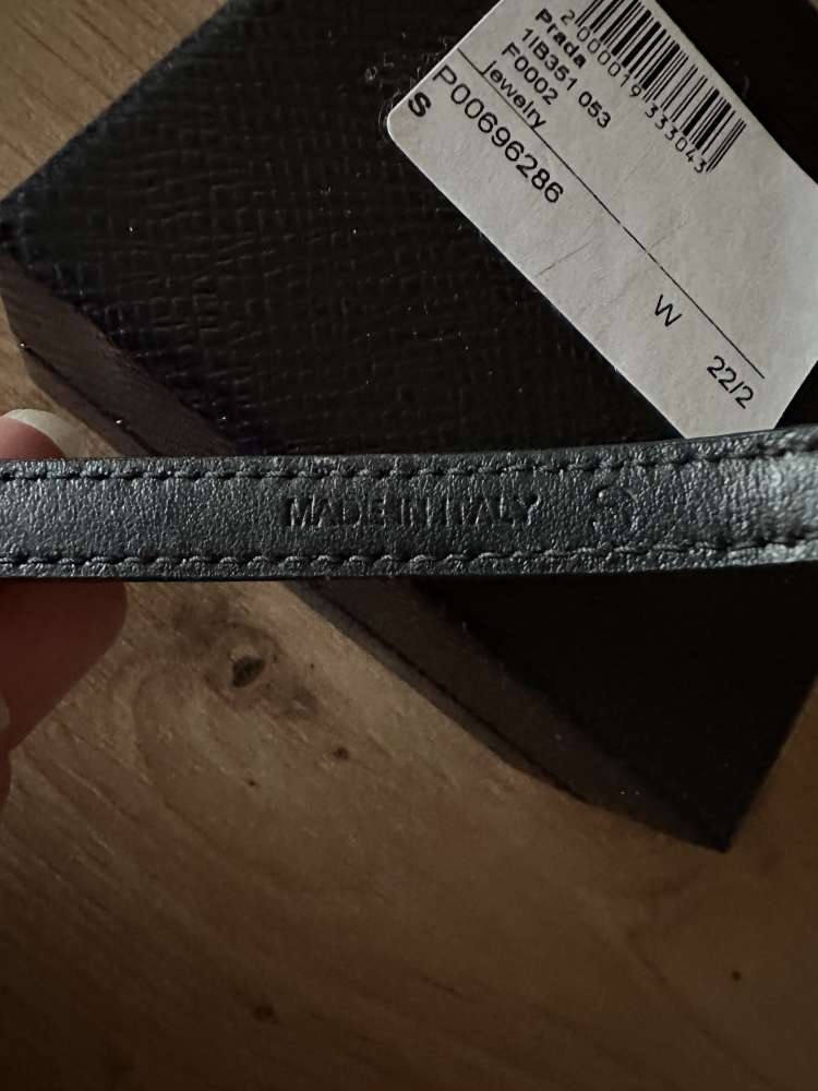 Náramok Prada zo saffiano kože