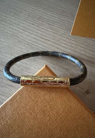 https://vipluxury.sk/Louis Vuitton Confidential bracelet