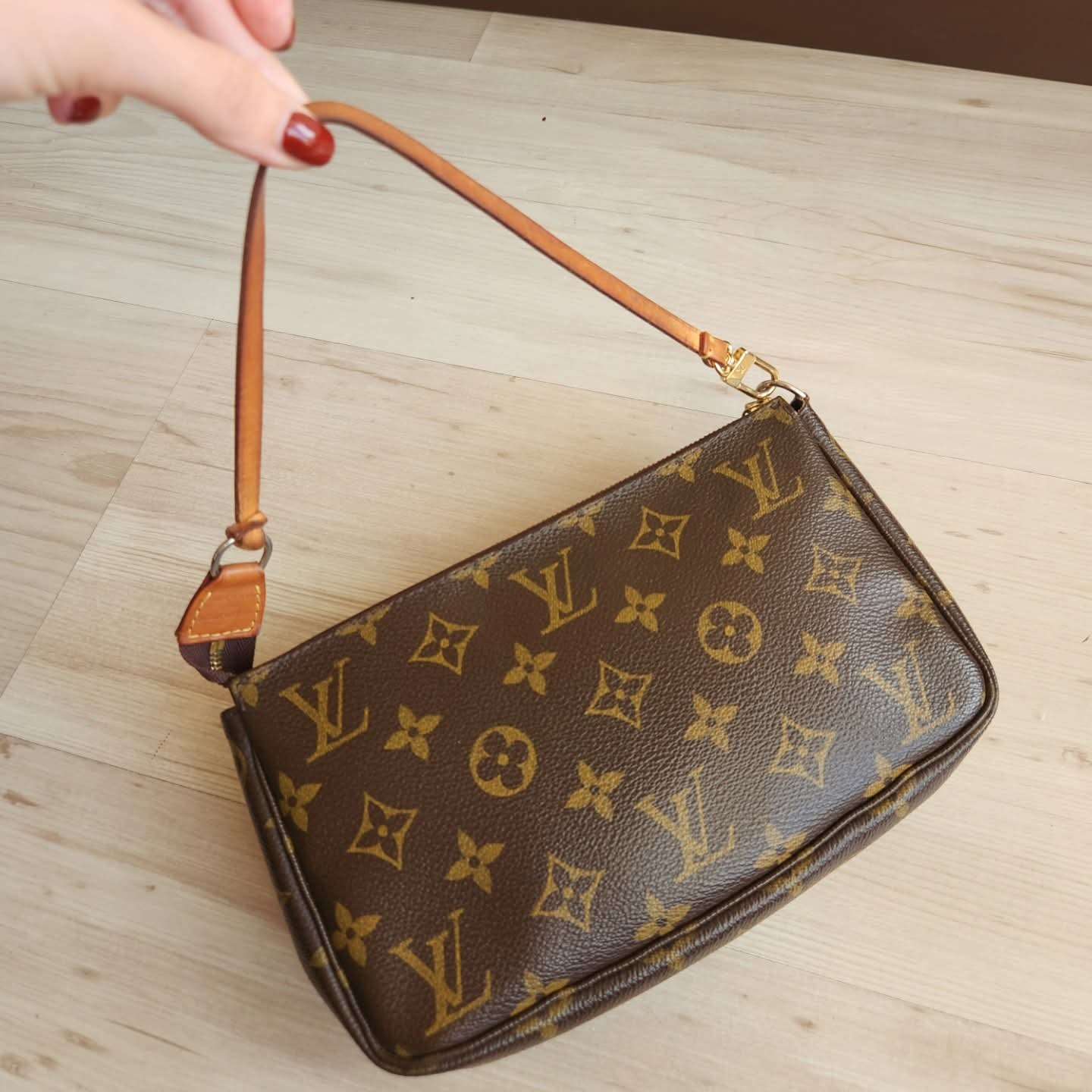 Louis Vuitton Pochette Accessoires