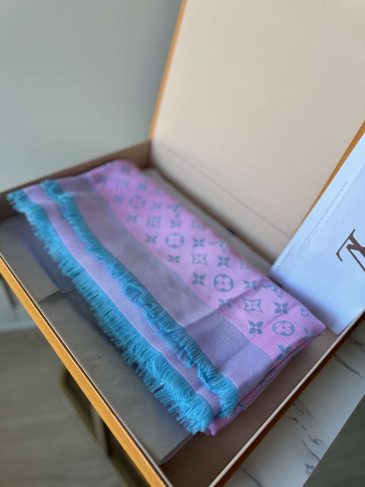 Louis Vuitton šatka