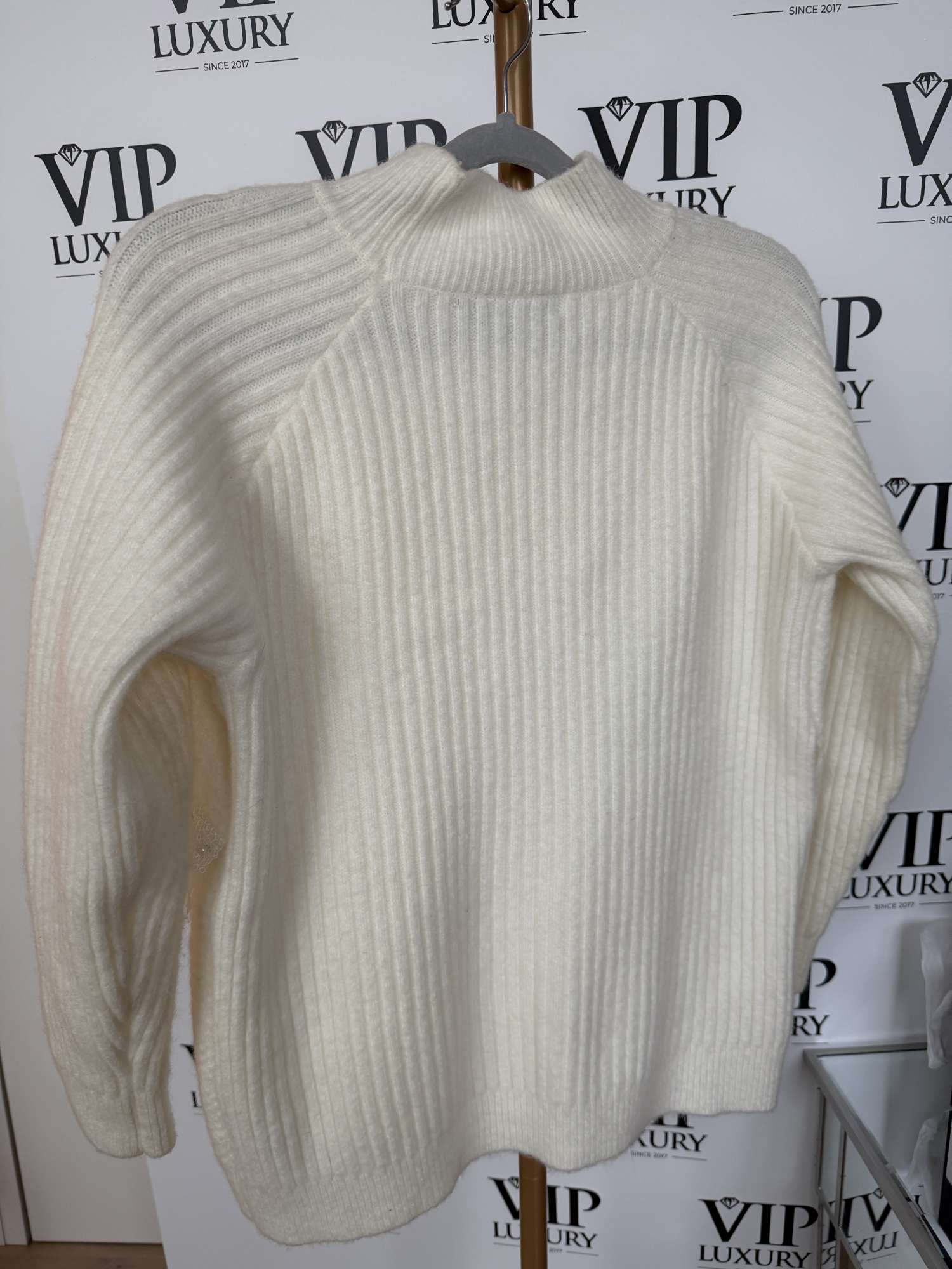 Roberta Boagi sveter