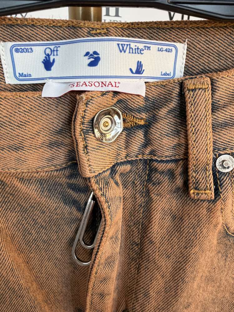 Off white hnedé rifle