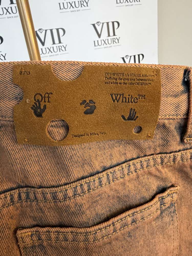 Off white hnedé rifle