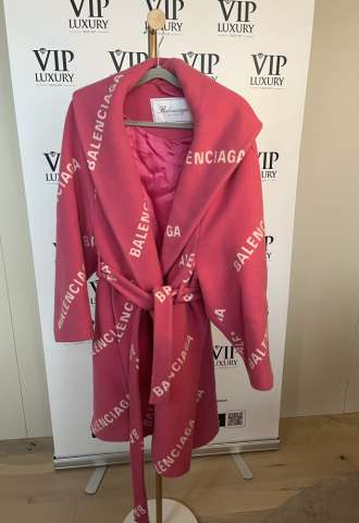 https://vipluxury.sk/Balenciaga kabát