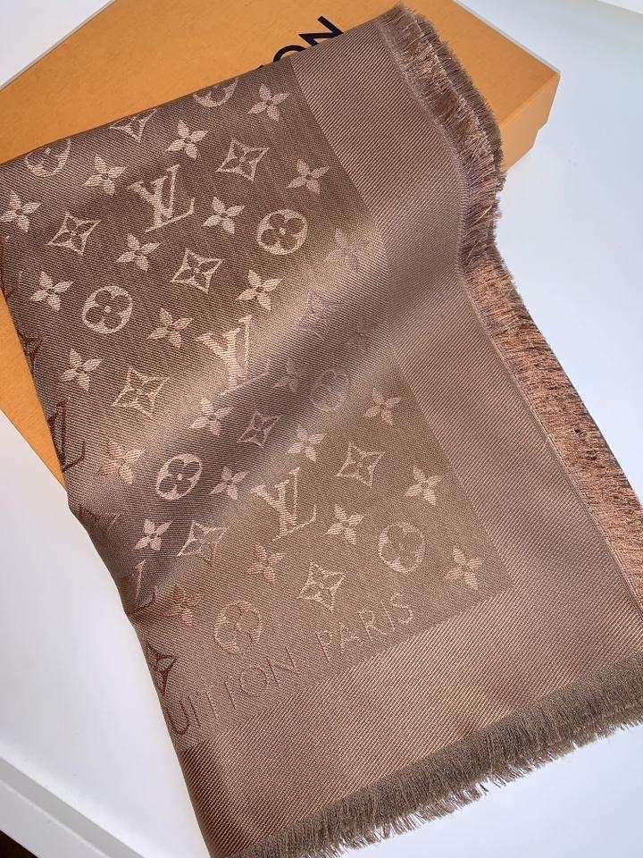 LOUIS VUITTON SHAWL