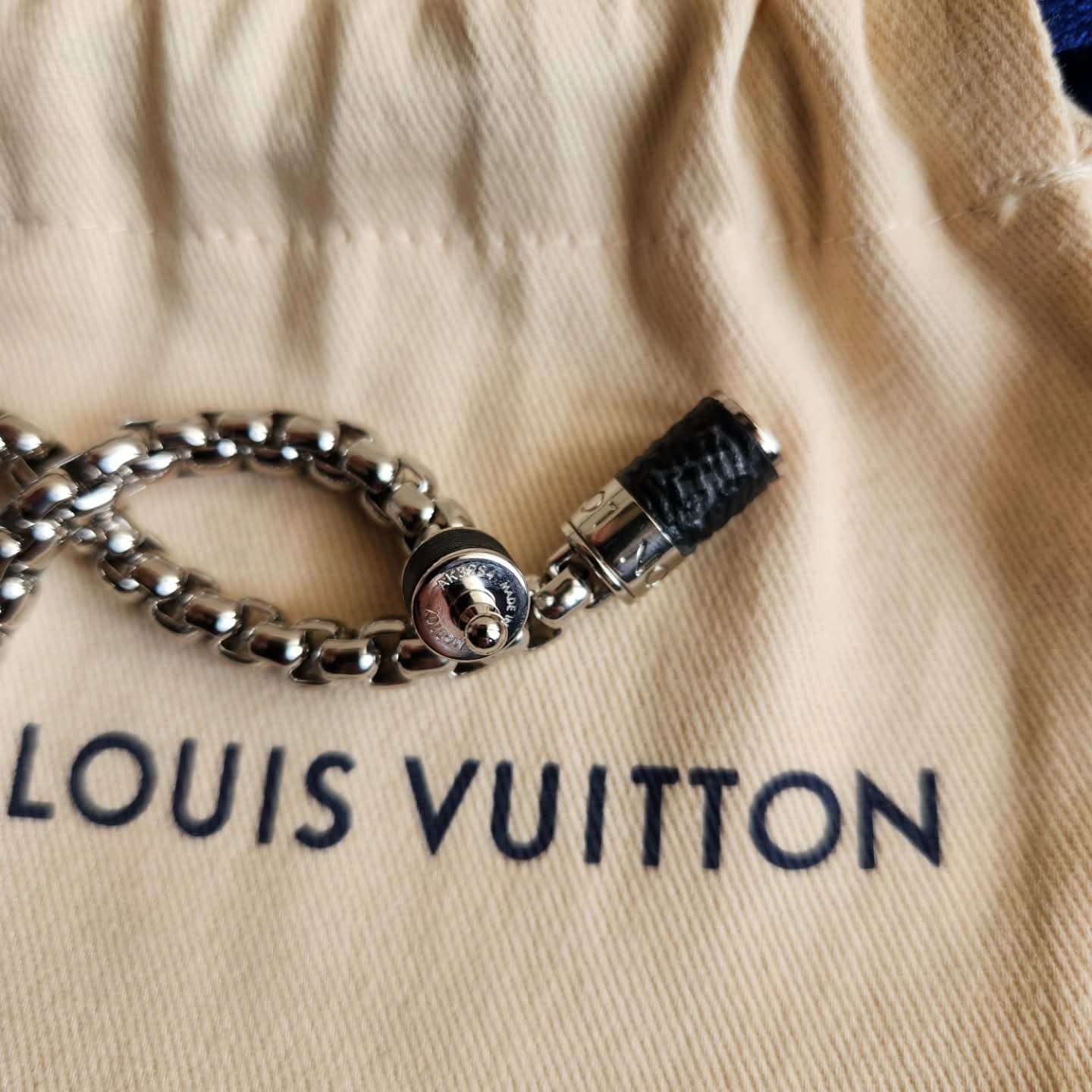 Louis Vuitton Naramek