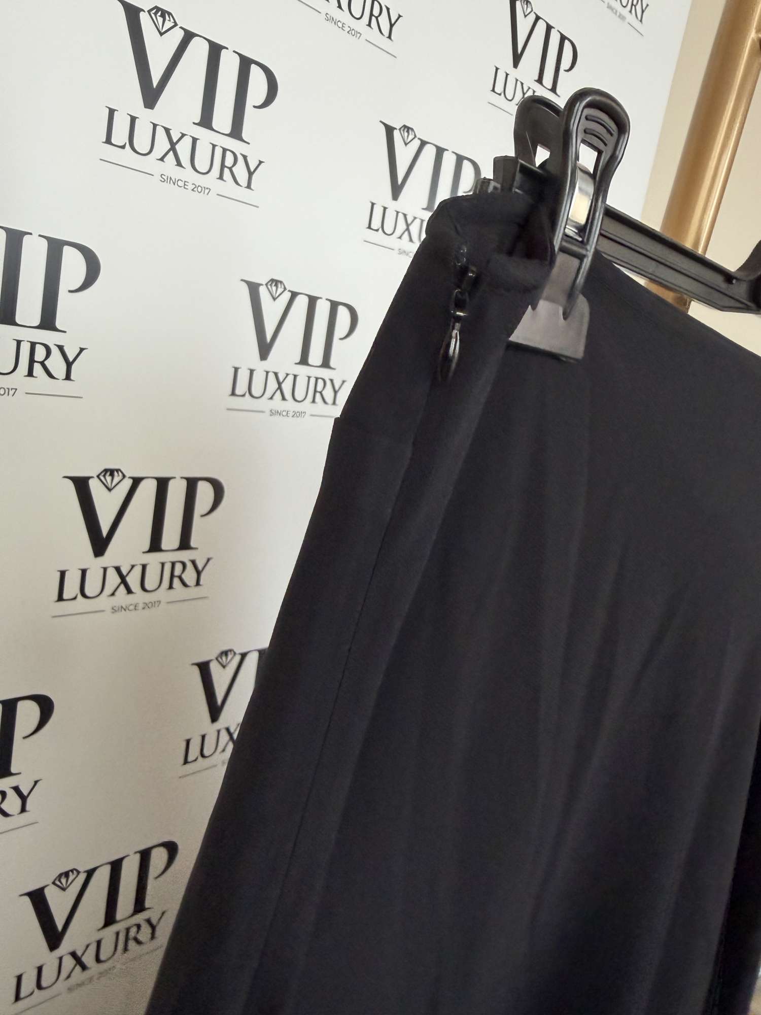 Takler Marmo šaty čierne s perím