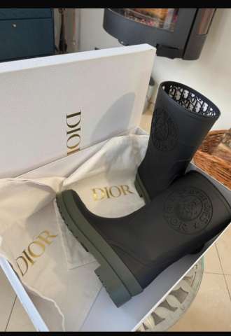 https://vipluxury.sk/Dior gumáky
