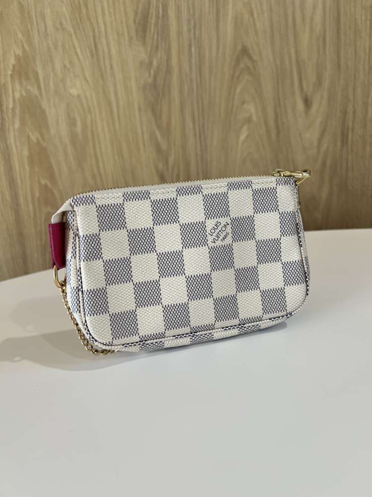 Louis Vuitton Mini Pochette