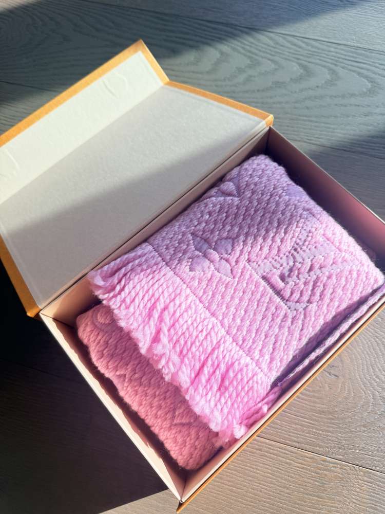 Šalát Louis Vuitton