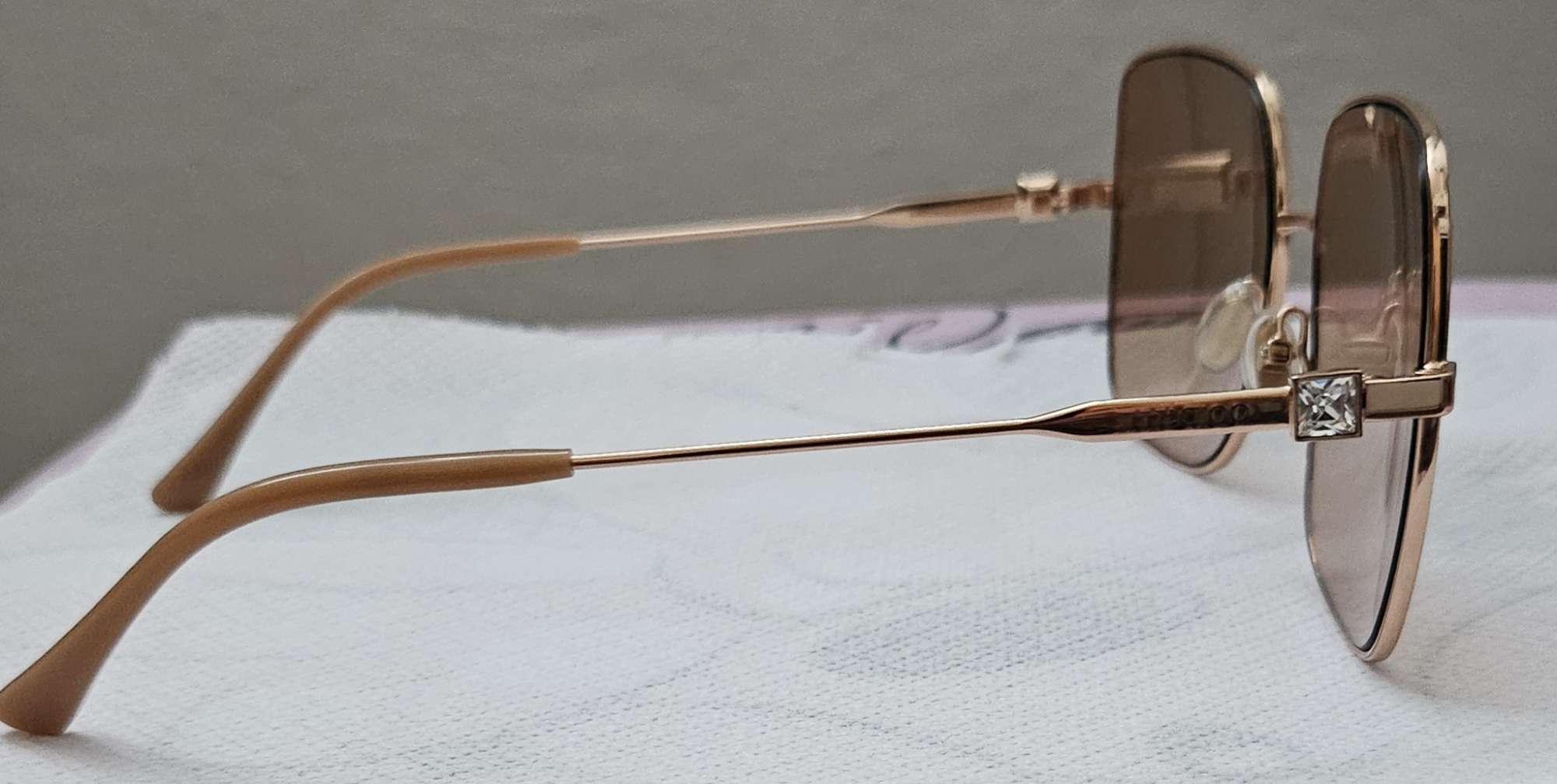 Jimmy Choo slnečné okuliare LILI.