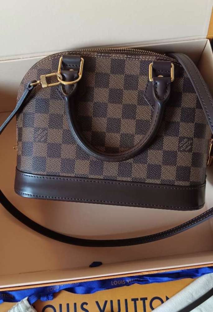 Louis Vuitton Alma bb