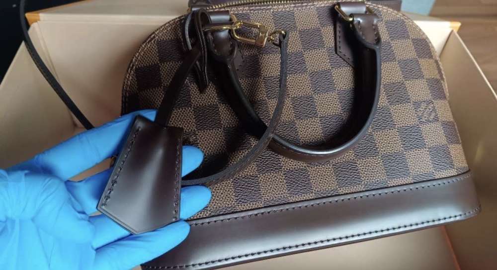 Louis Vuitton Alma bb