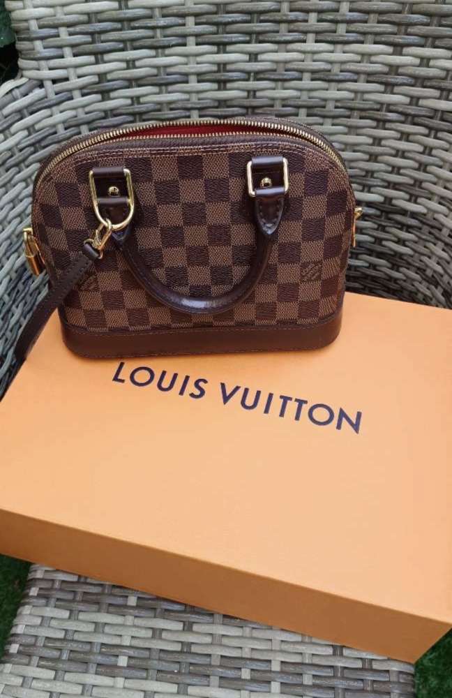 Louis Vuitton Alma bb