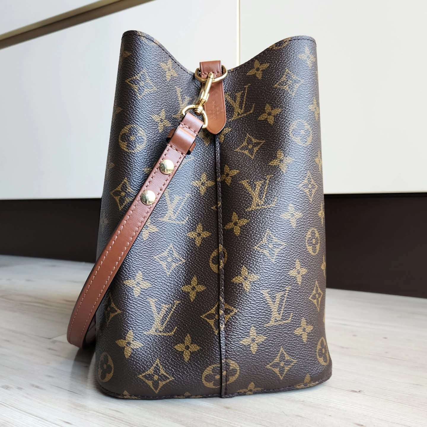 Louis Vuitton NeoNoe MM
