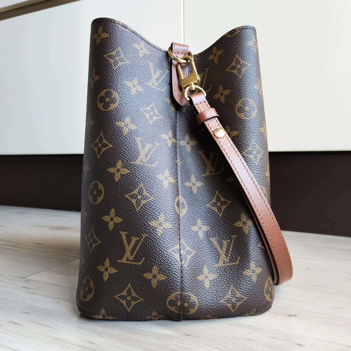 Louis Vuitton NeoNoe MM