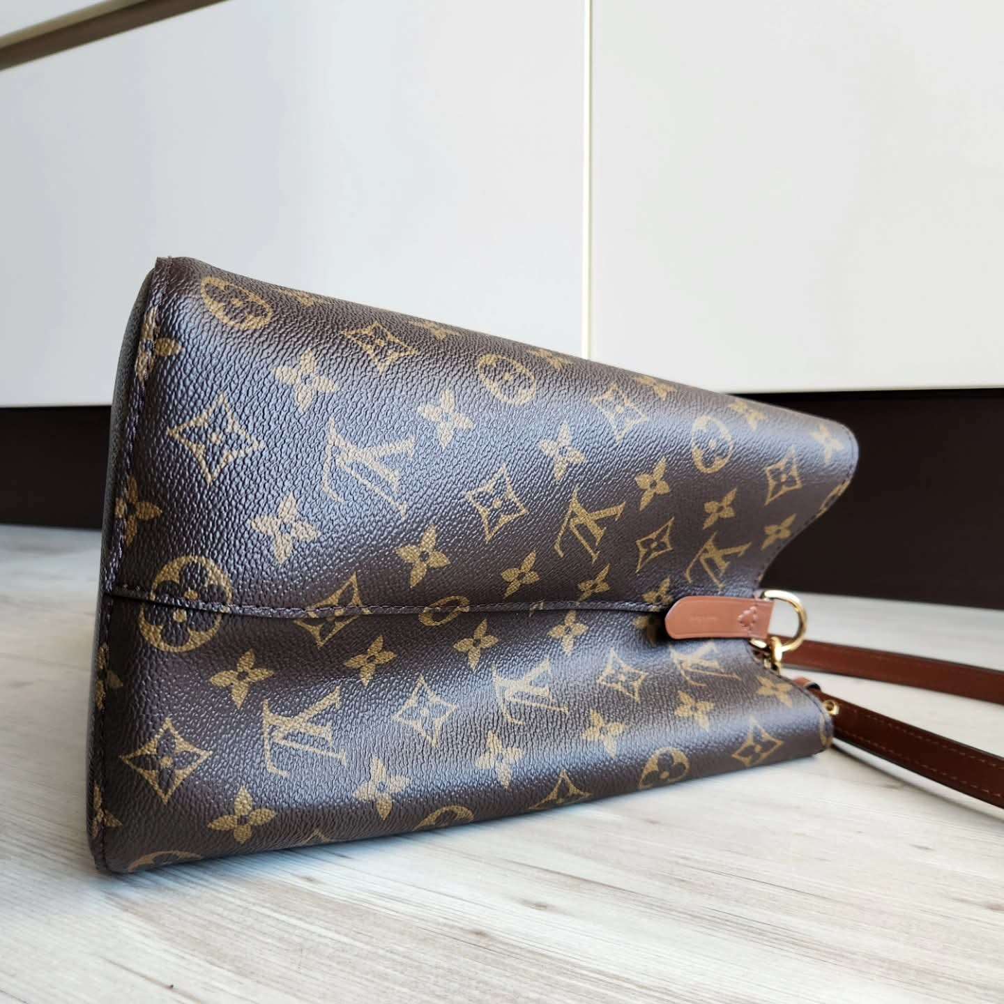 Louis Vuitton NeoNoe MM