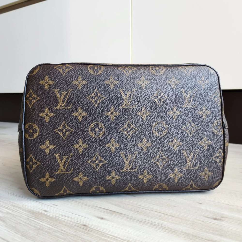 Louis Vuitton NeoNoe MM