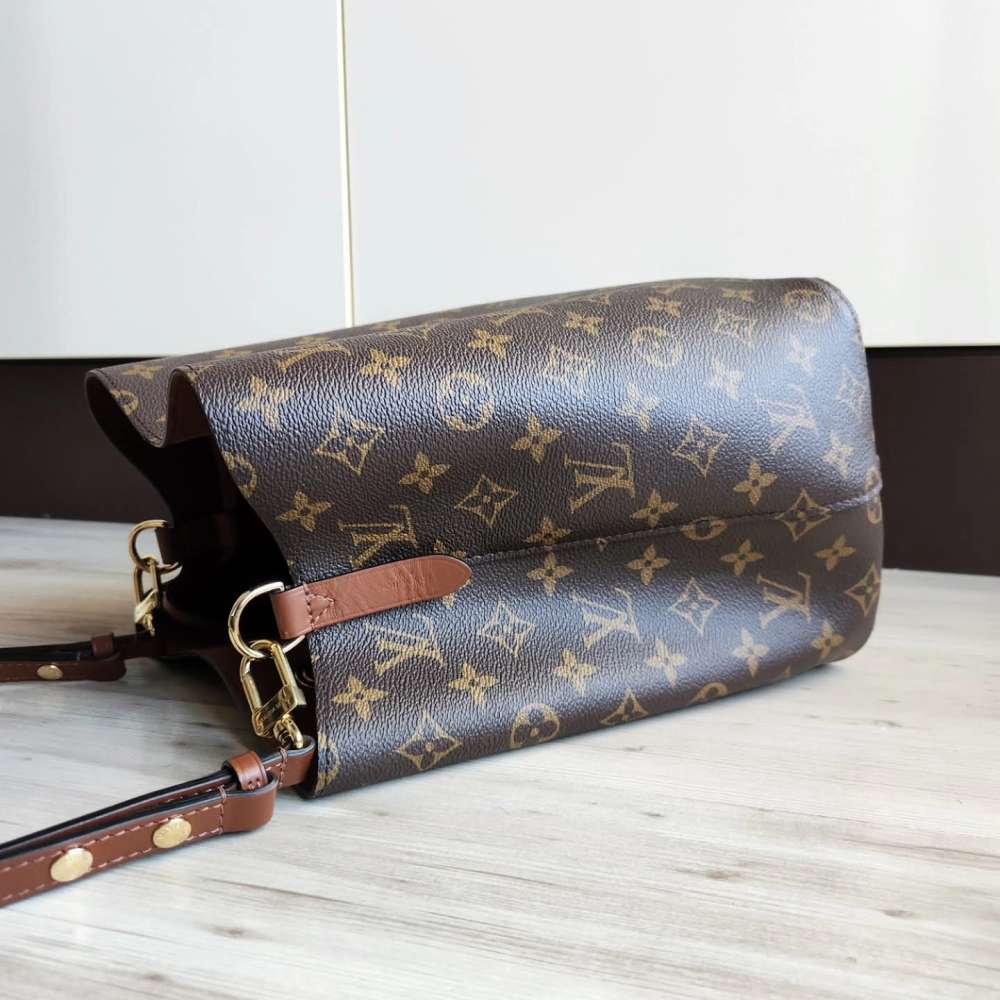 Louis Vuitton NeoNoe MM