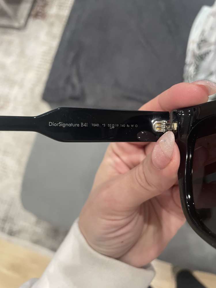 Predam slnecne okuliare Christian Dior