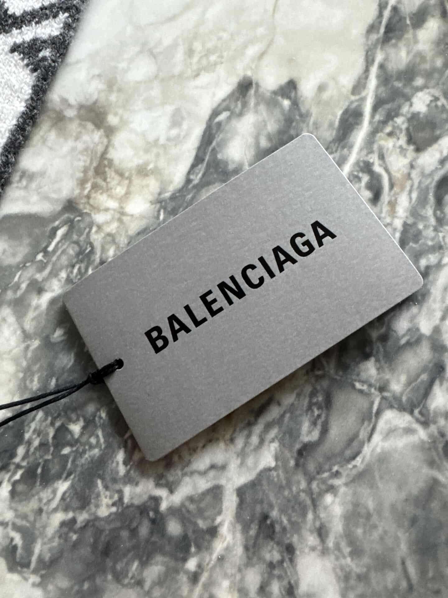 Balenciaga šál