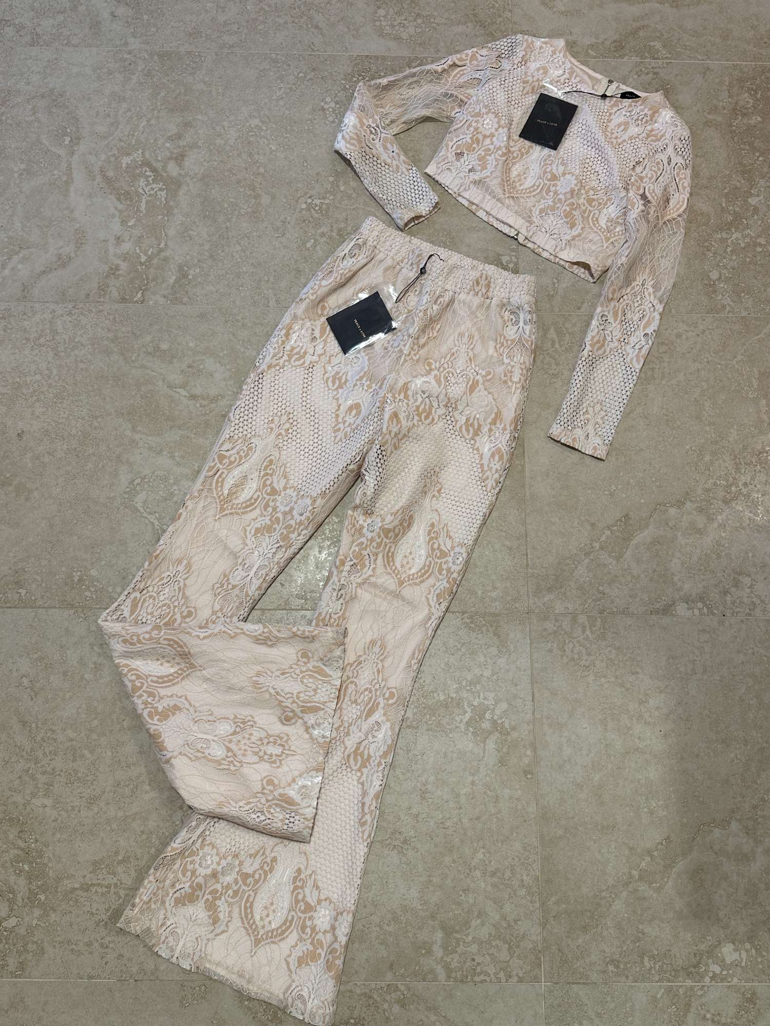 Luxusny cipkovany set Peace +love