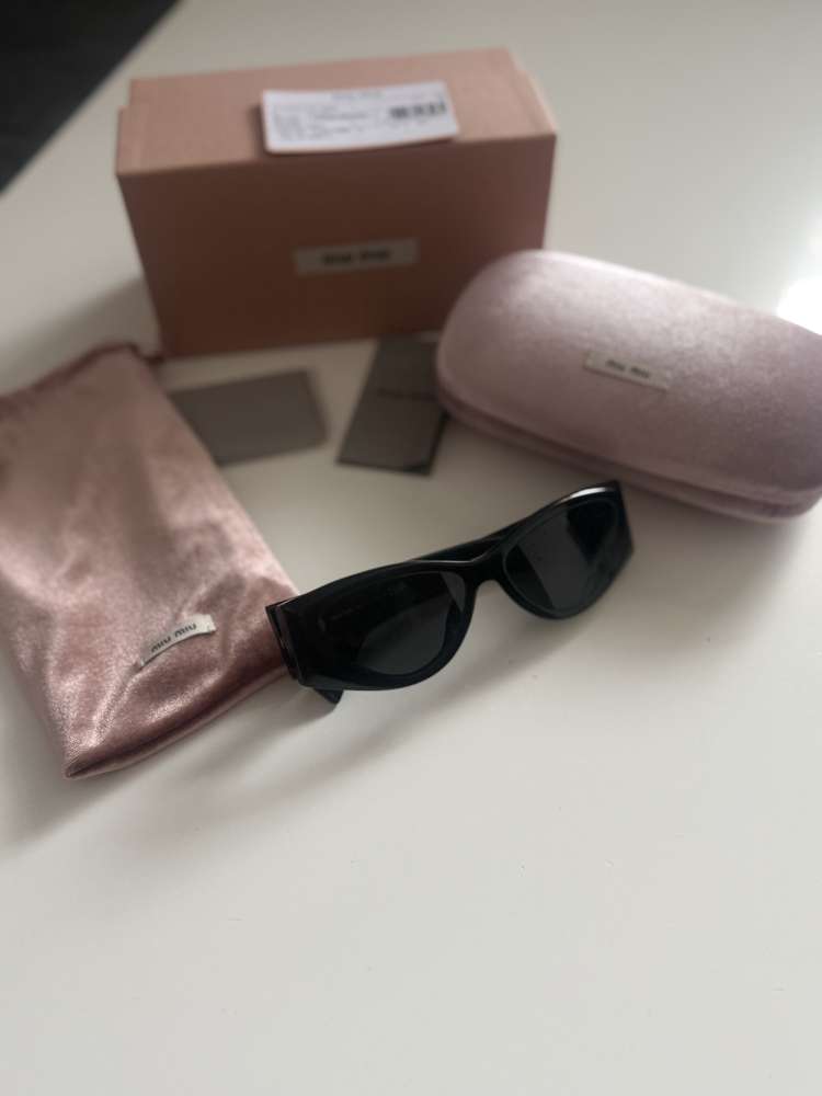 Miu miu slnečné okuliare