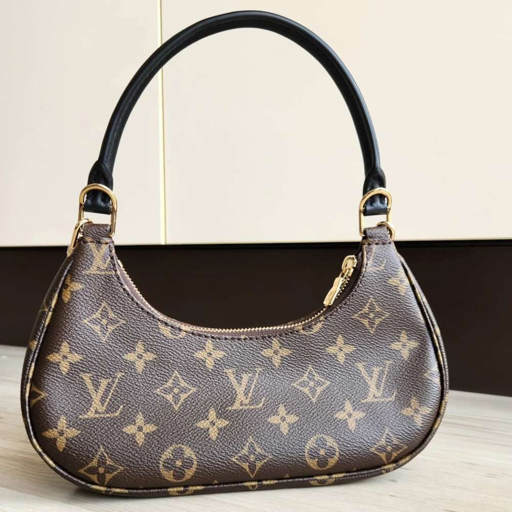 Louis Vuitton Catchy PM